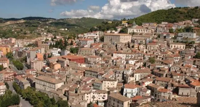 Acri isolata dal mondo: niente internet né telefoni da stamattina, cittadini esasperati\n