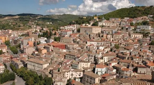 Acri isolata dal mondo: niente internet né telefoni da stamattina, cittadini esasperati\n