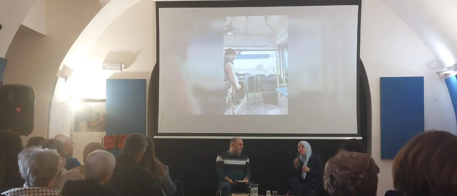 Dalla guerra al silenzio del mare: i sogni spezzati e la voglia di riscatto della gioventù siriana nella testimonianza di Asmae Dachan a Lamezia