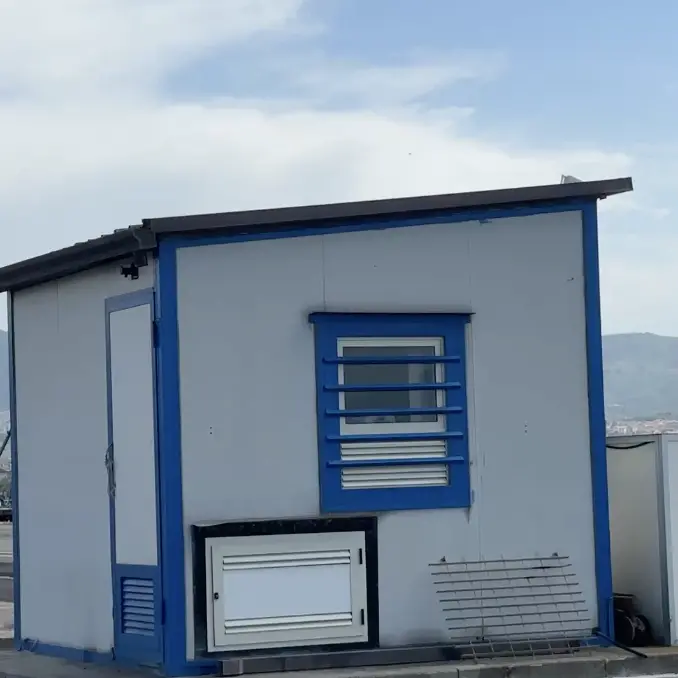 Porto di Schiavonea paralizzato: barche ferme per la chiusura della colonnina di gasolio. I pescatori: «Danni a tutta la filiera»
