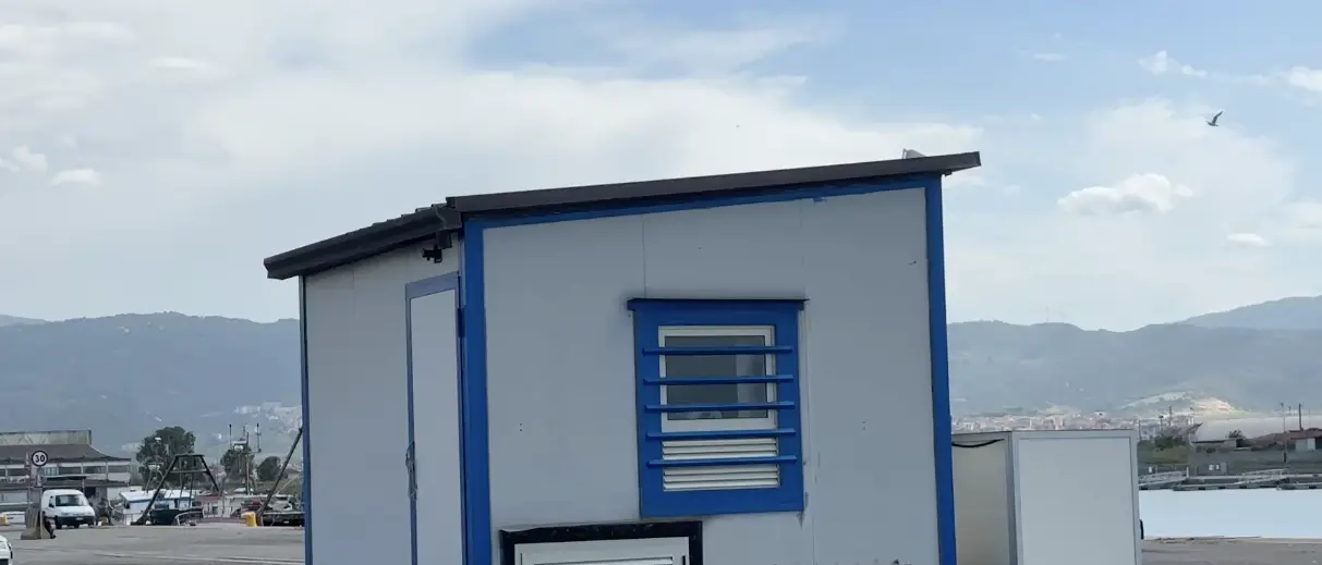 Porto di Schiavonea paralizzato: barche ferme per la chiusura della colonnina di gasolio. I pescatori: «Danni a tutta la filiera»