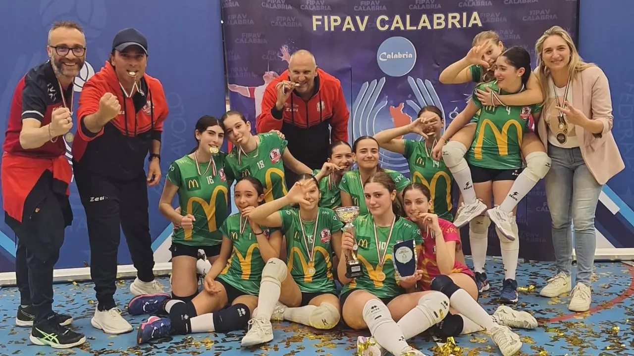 Volley Calabria, piccoli talenti crescono nelle finali regionali: festa per Crotone, Taurianova, Jonica e Tonno Callipo\n