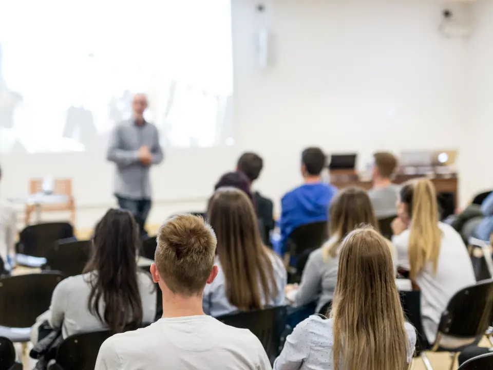 Medicina, primo semestre aperto a tutti: chimica, fisica e biologia le materie previste
