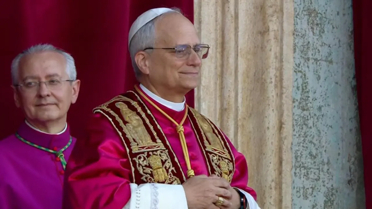 Leone XIV, il papa americano: Robert Francis Prevost è nato a Chicago, il primo pontefice che viene dagli Usa\n