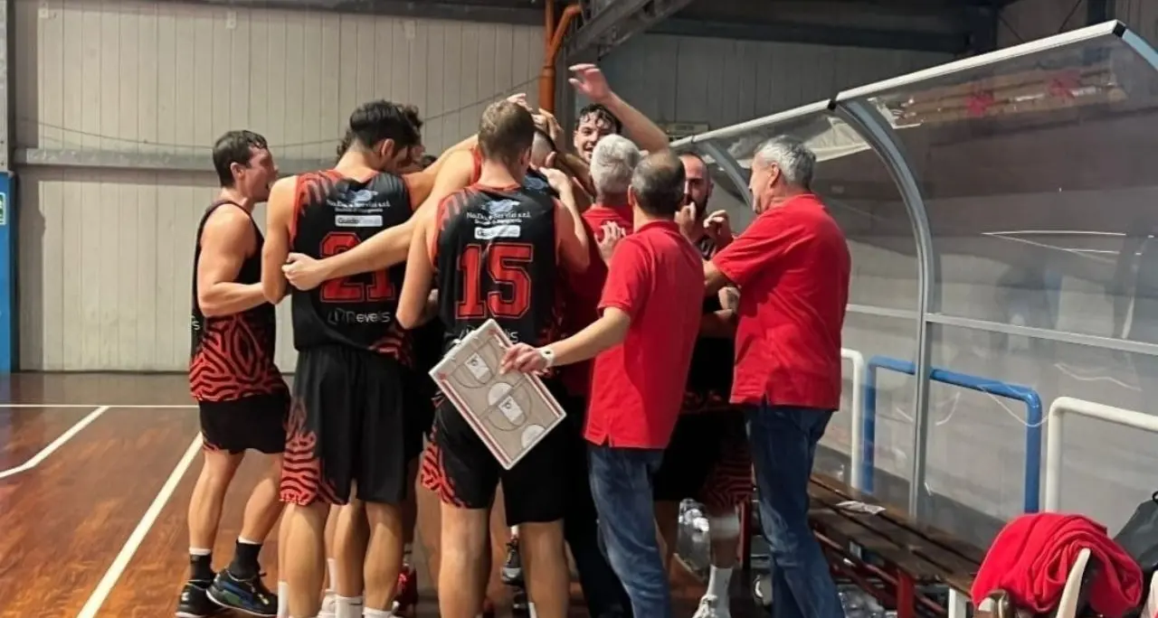 Basket, Catanzaro e Rende rimandano l’appuntamento con la salvezza: entrambe vanno ko in trasferta