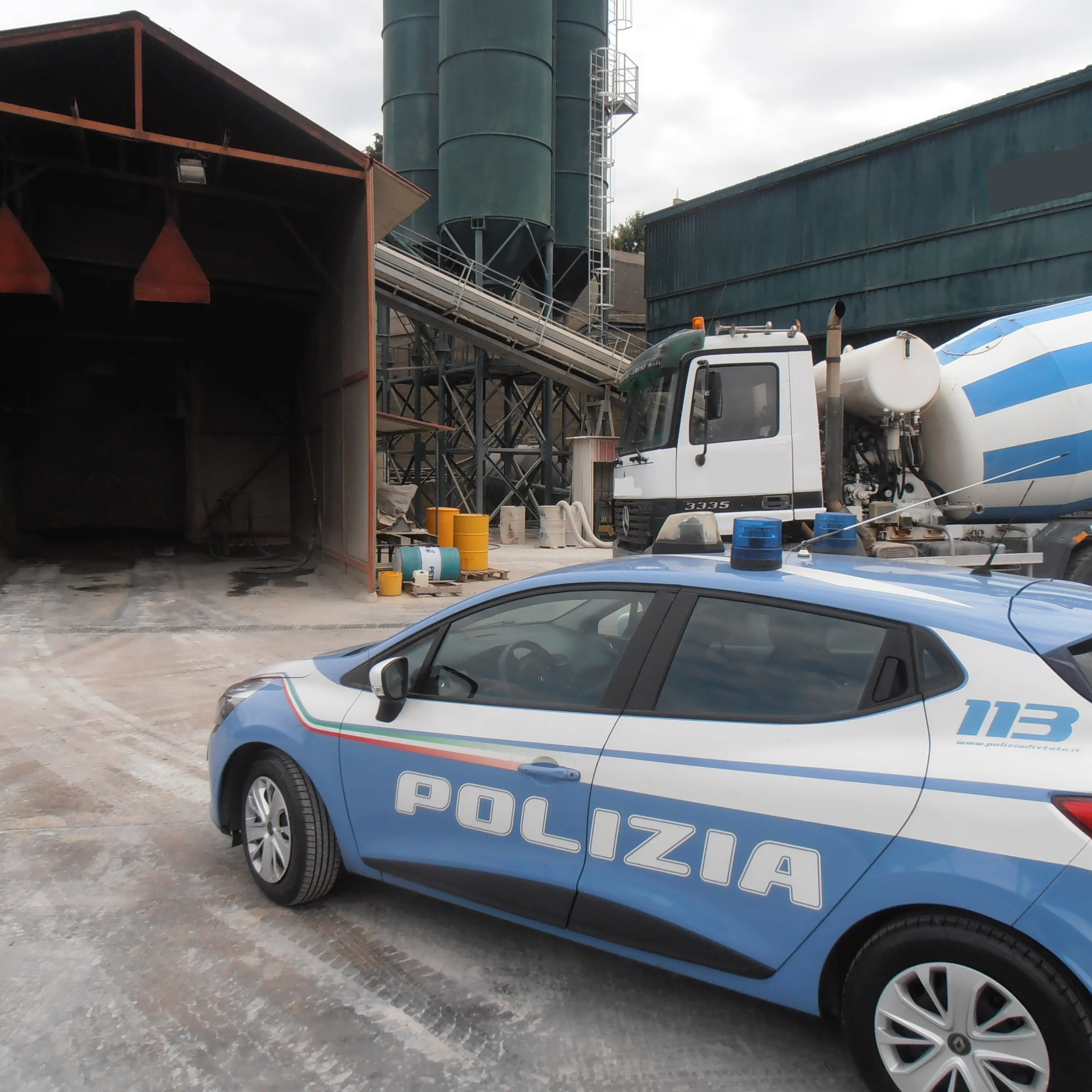 Reggio Calabria, sequestrati beni per 3 milioni e mezzo di euro a un’impresa per la produzione di calcestruzzo\n