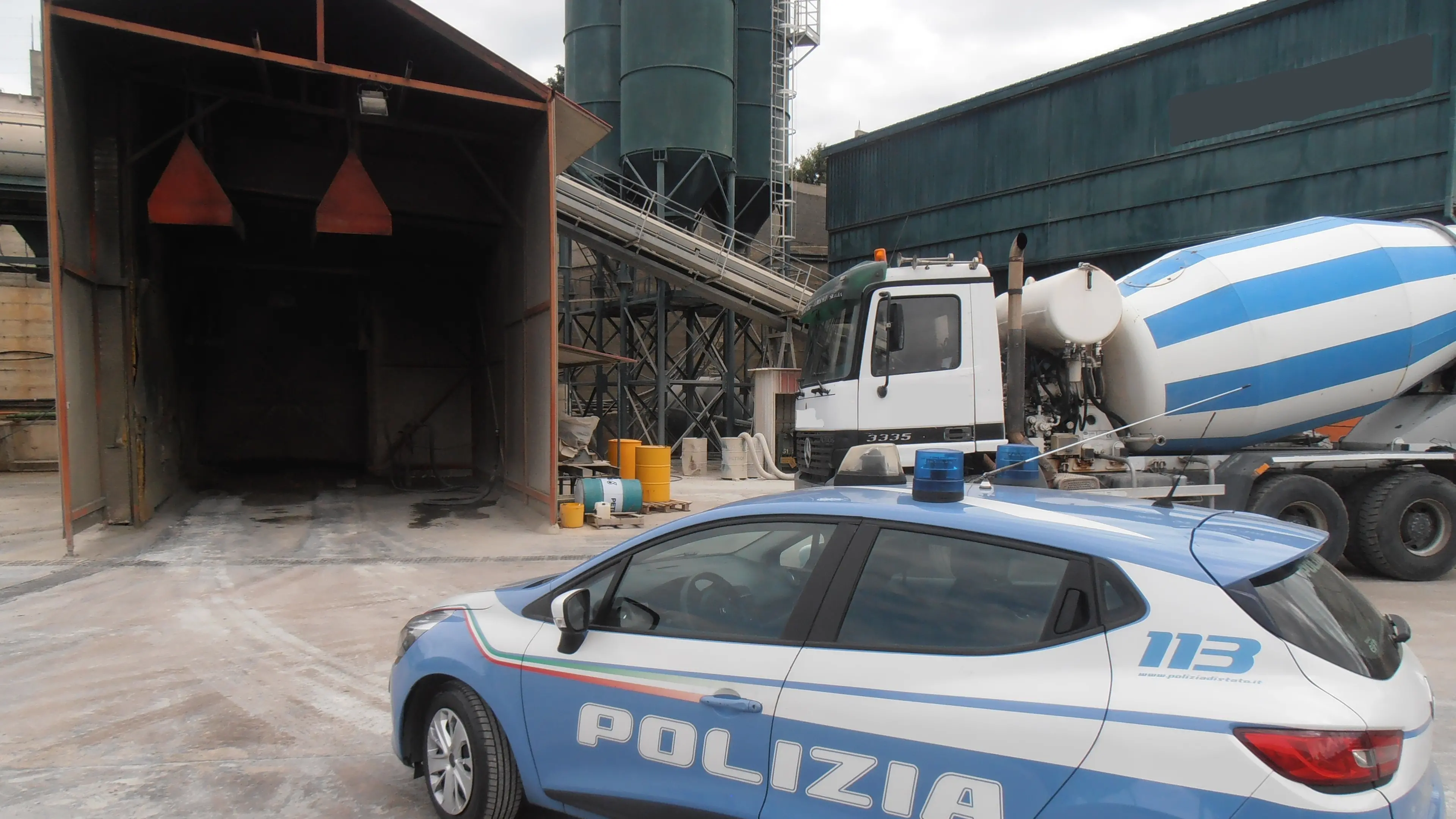 Reggio Calabria, sequestrati beni per 3 milioni e mezzo di euro a un’impresa per la produzione di calcestruzzo\n