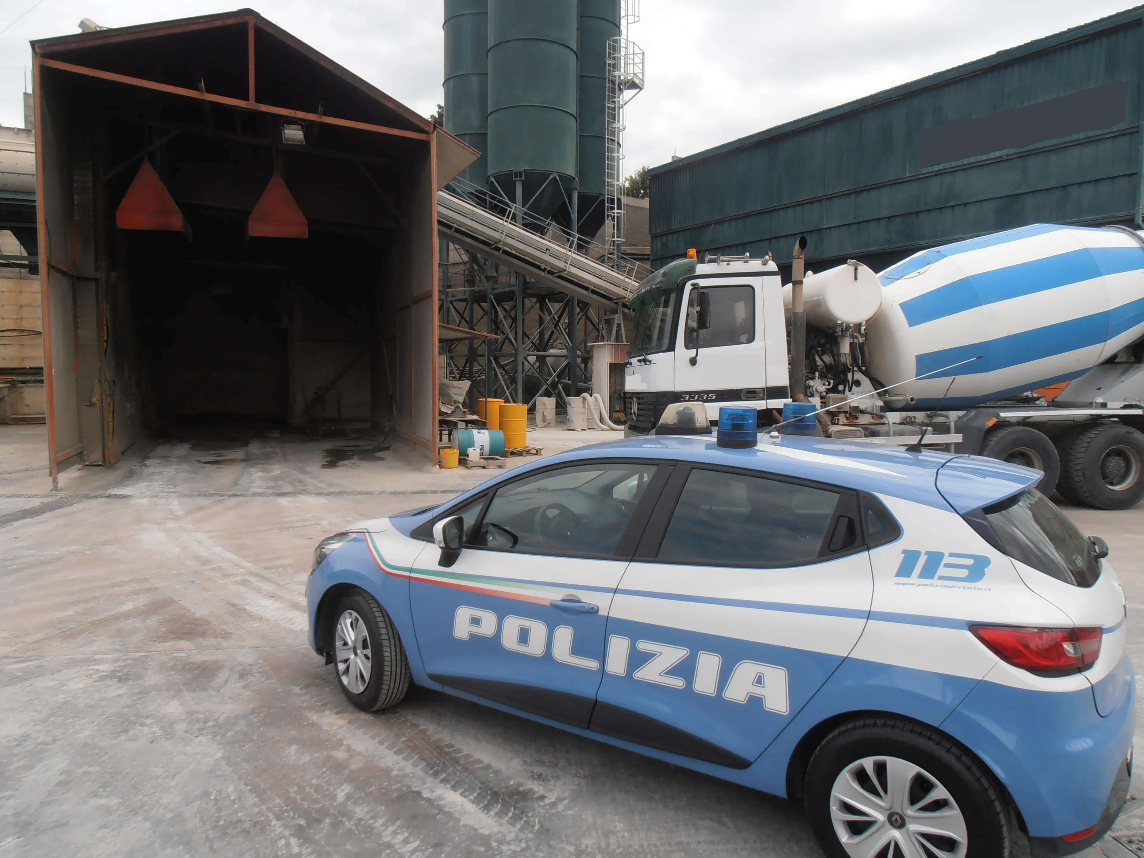 Reggio Calabria, sequestrati beni per 3 milioni e mezzo di euro a un’impresa per la produzione di calcestruzzo\n