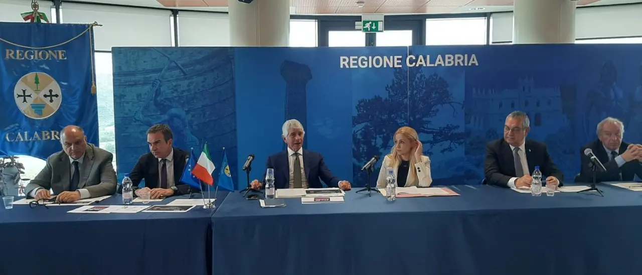 I giovani e lo sport, il\u00A0ministro Abodi a Catanzaro: «Lavorare in rete sui sostegni alle famiglie»\n