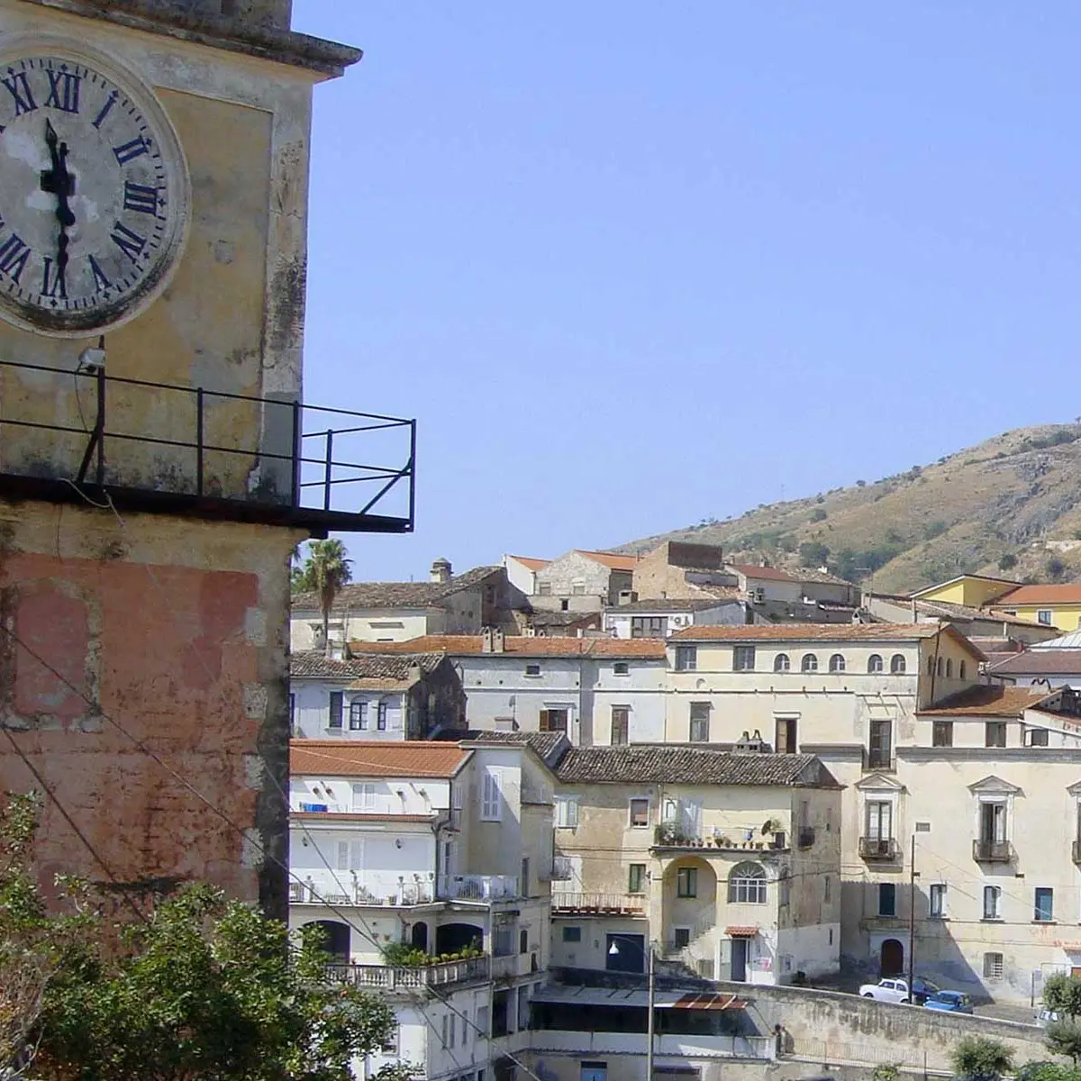 Il coraggio di denunciare le estorsioni e «il potere criminale degli Abbruzzese ai minimi storici»: i dettagli dell’inchiesta contro i clan della Sibaritide\n