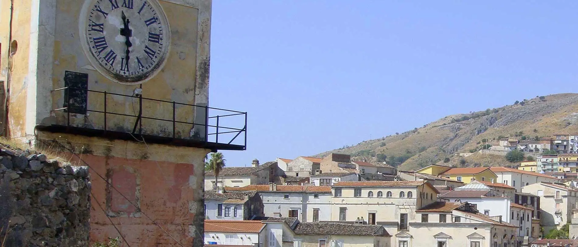 Il coraggio di denunciare le estorsioni e «il potere criminale degli Abbruzzese ai minimi storici»: i dettagli dell’inchiesta contro i clan della Sibaritide\n