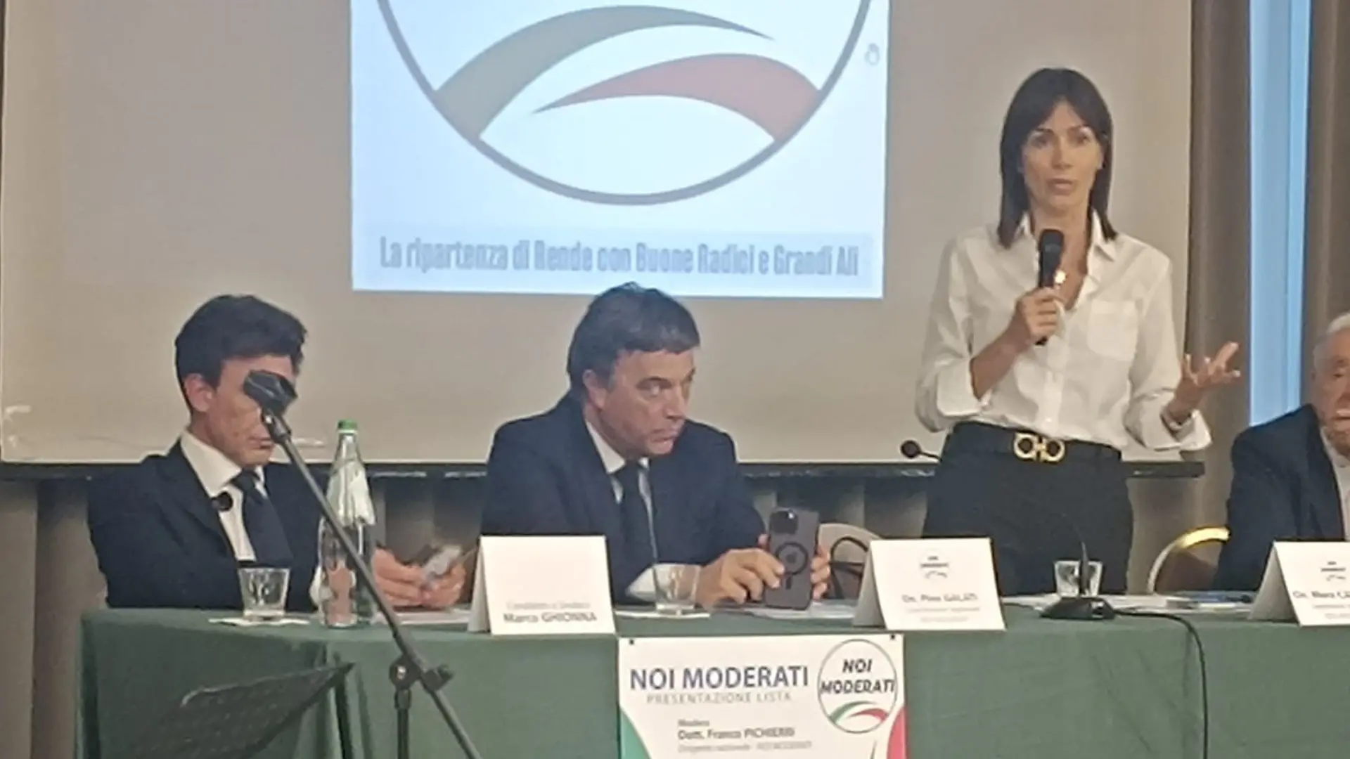 Carfagna in Calabria lancia\u00A0il partito per le Comunali:\u00A0«L’ala moderata serve al centrodestra per riportare gli italiani alle urne»\u00A0\n