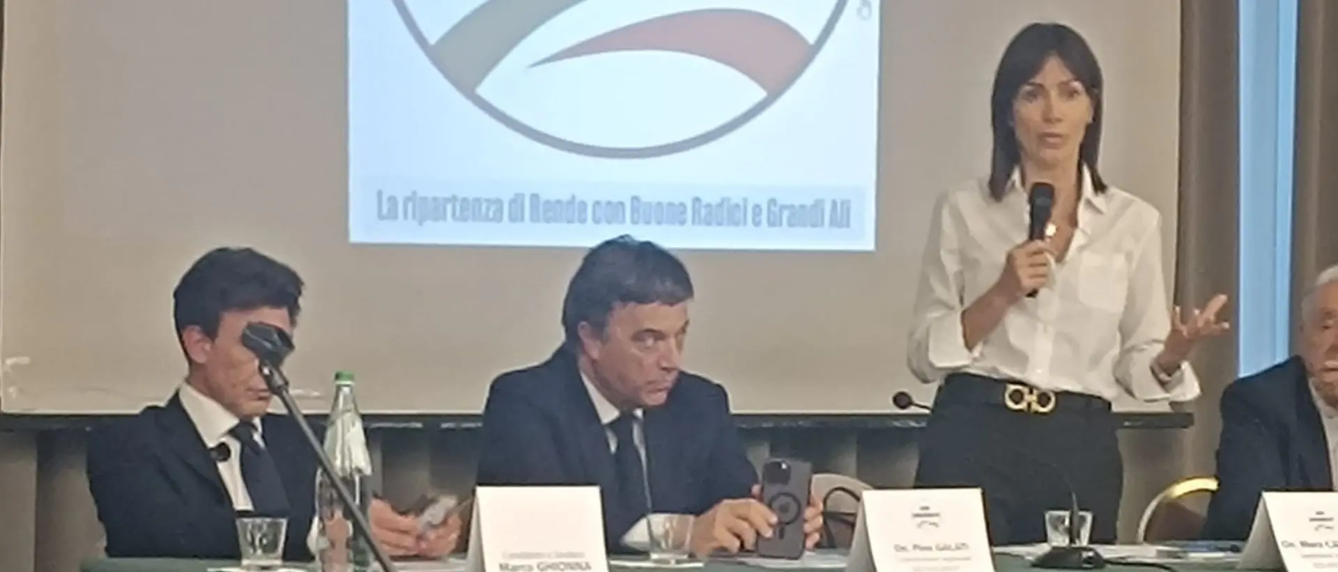 Carfagna in Calabria lancia\u00A0il partito per le Comunali:\u00A0«L’ala moderata serve al centrodestra per riportare gli italiani alle urne»\u00A0\n