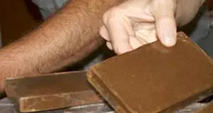 In giro per Cosenza con 3 chili di hashish nello zaino: arrestato 28enne\n
