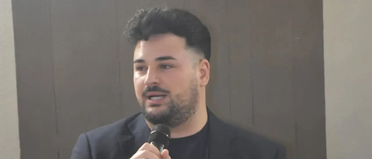 La scrittura come terapia,\u00A0le poesie di Antonio «per squarciare\u00A0il\u00A0silenzio» del bullismo\n