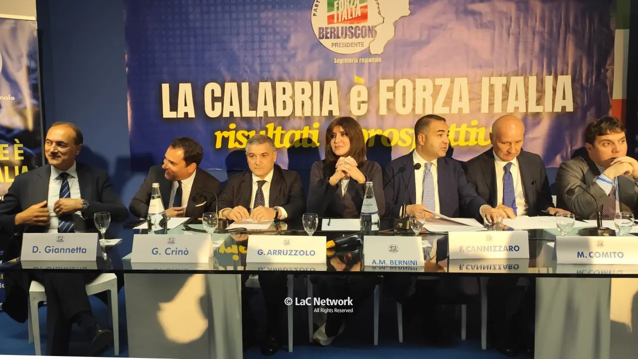 Medicina e abolizione numero chiuso, il ministro Bernini promuove la riforma\u00A0e rilancia la Calabria: «Qui offerta di qualità»\n