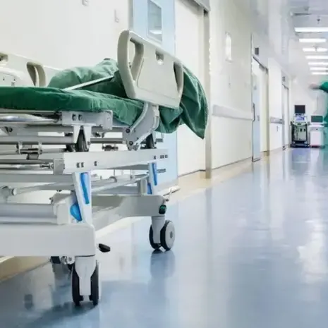 In Calabria l’83% dei posti letti dei reparti di Medicina sono occupati, pesa la carenza di medici e l’assenza di servizi\n