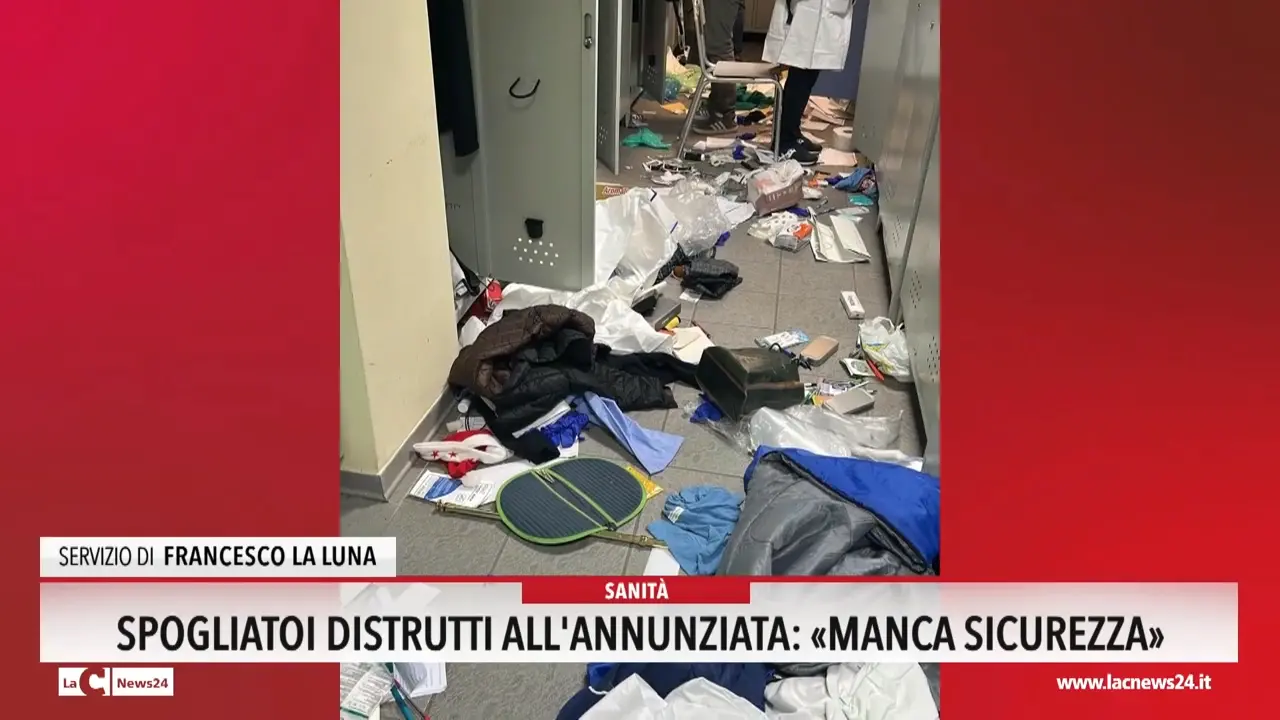 Spogliatoi distrutti all'Annunziata: «Manca sicurezza»
