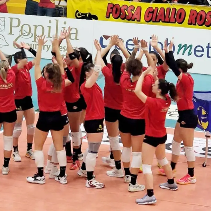 Volley femminile, la Tonno Callipo batte 3-1 Farmitalia e chiude\u00A0in bellezza: al PalaValentia parte la festa promozione\n