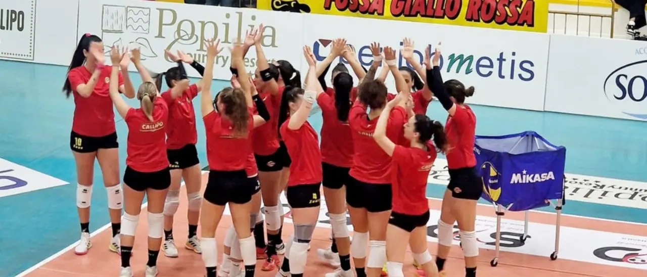 Volley femminile, la Tonno Callipo batte 3-1 Farmitalia e chiude\u00A0in bellezza: al PalaValentia parte la festa promozione\n