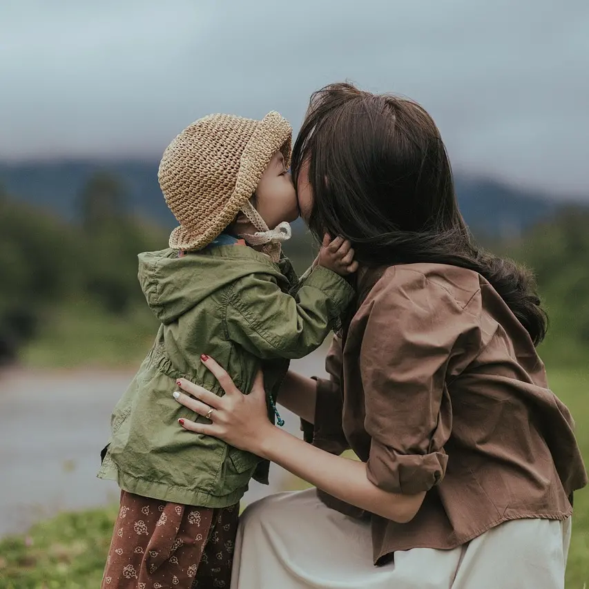 “Mamma, solo per te la mia canzone vola”: la colonna sonora di un amore eterno\n