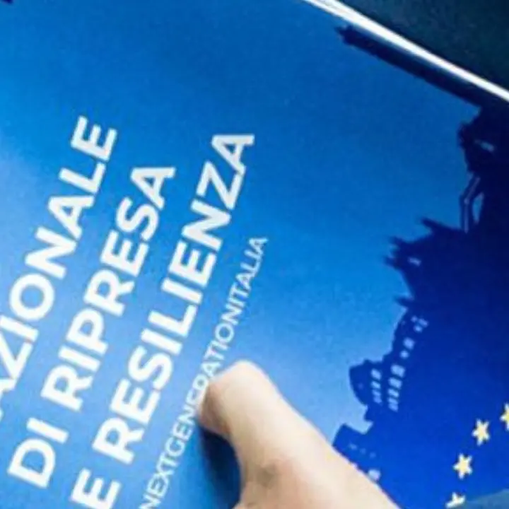 Pnrr, 8 miliardi fermi nei ministeri: centinaia di Comuni a rischio tagli e stop ai cantieri\n