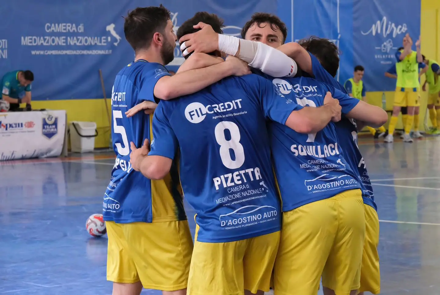 Calcio a 5, Futura nella storia: i gialloblù strapazzano la Ternara e si qualificano ai play off per la Serie A\n