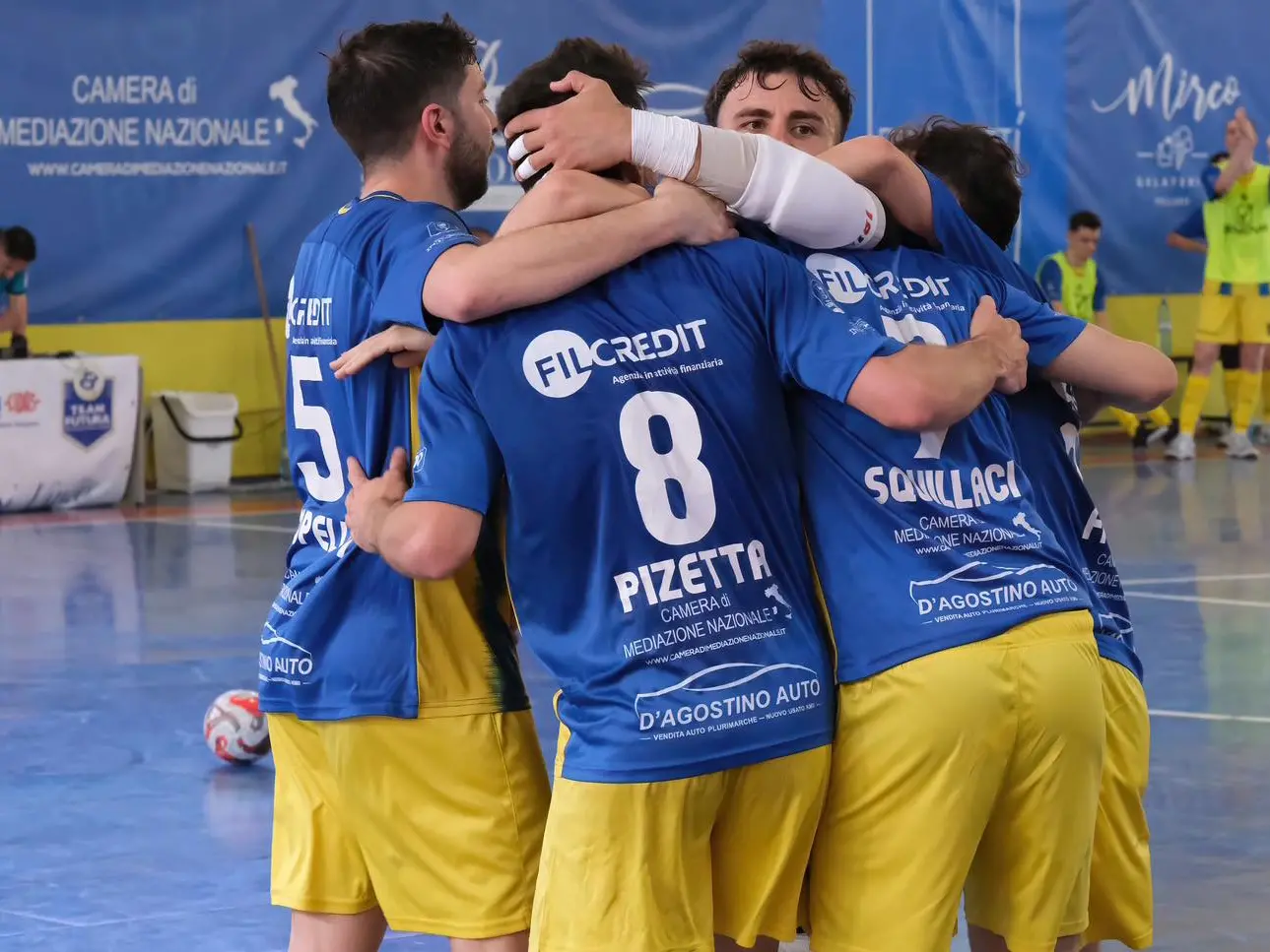 Calcio a 5, Futura nella storia: i gialloblù strapazzano la Ternara e si qualificano ai play off per la Serie A