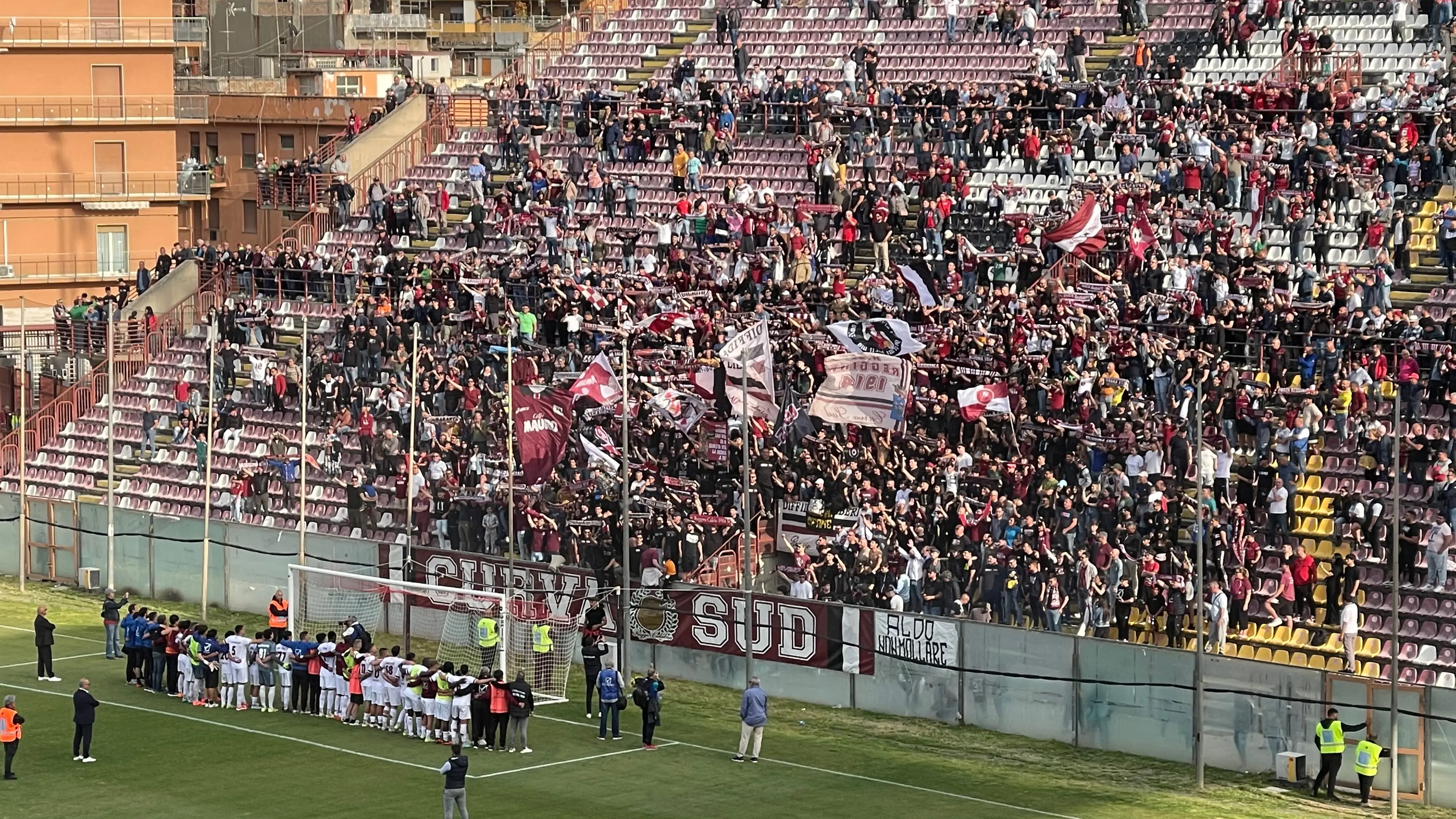 La Reggina conquista il derby play off contro la Vibonese (2-0): Barillà e De Felice mandano gli amaranto in finale\n