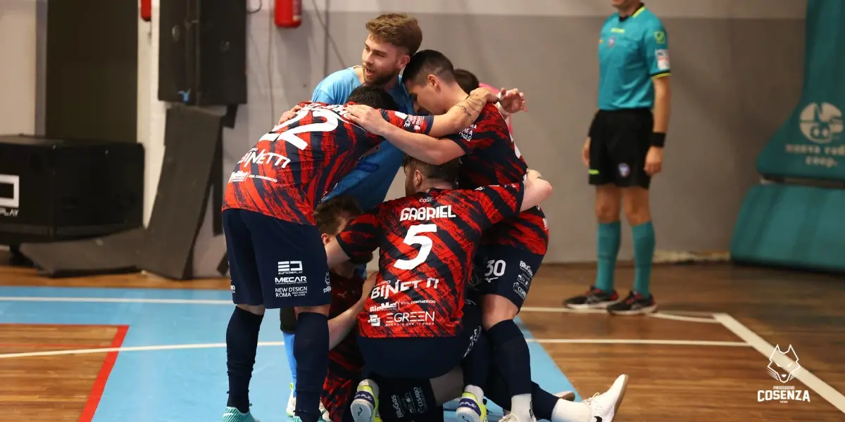 Calcio a 5, Cosenza\u00A0da crepacuore contro L84: Felipinho sulla sirena regala i 3 punti ai lupi\n