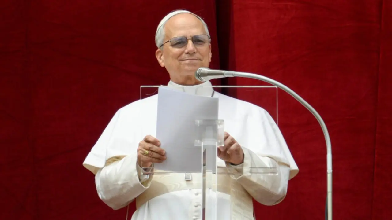 Papa Leone XIV ai giornalisti di tutto il mondo: «Disarmiamo le parole per disarmare la Terra»\n