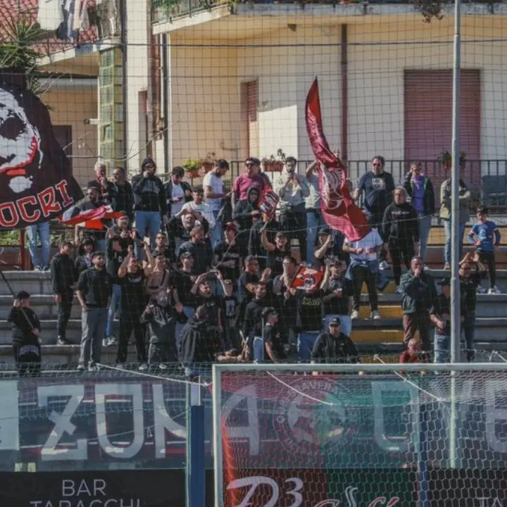 Dilettanti, futuro incerto per il Locri che annuncia l'azzeramento delle cariche societarie: «Aperti anche alla cessione della società»\n
