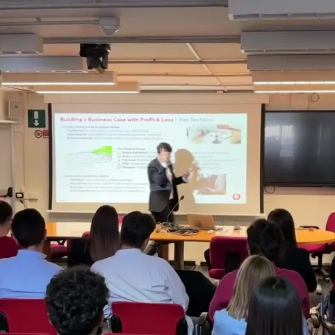 Scouting di Amazon e Vodafone all’Università della Calabria\u00A0alla ricerca dei futuri manager di successo