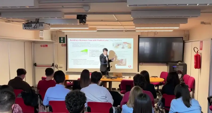 Scouting di Amazon e Vodafone all’Università della Calabria\u00A0alla ricerca dei futuri manager di successo