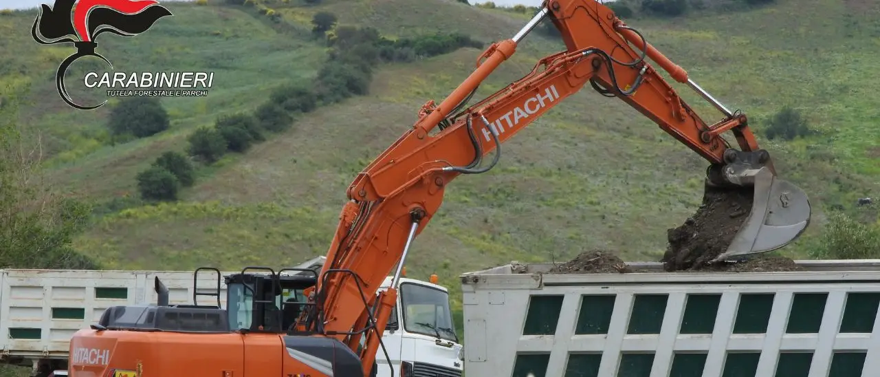 Sorpresi a prelevare materiale inerte dal fiume Nicà tra Crucoli e Terravecchia, tre arresti nel Cosentino\n