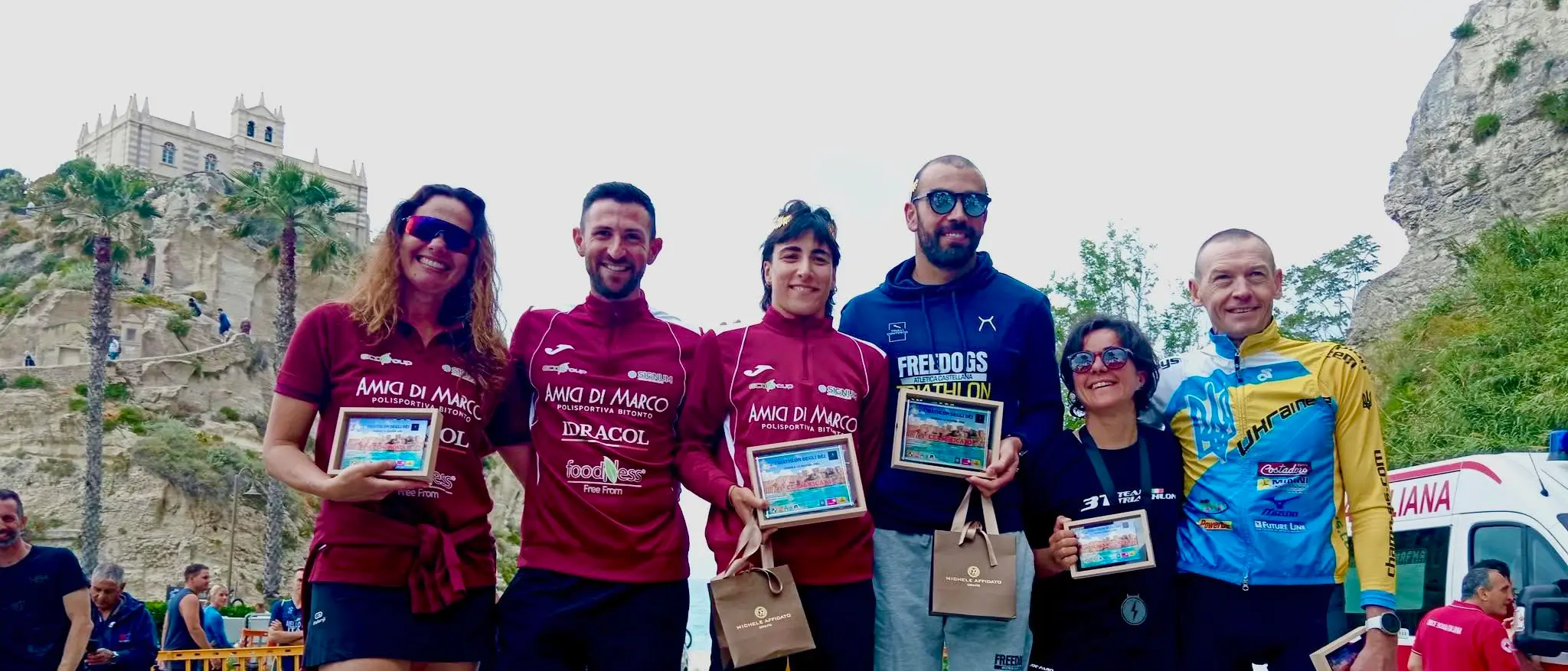 Tropea, spettacolo sportivo con la terza edizione del Triathlon degli Dei: vincono Roncone e Lafronza\n