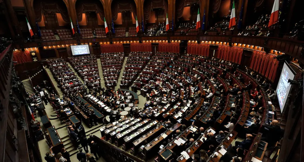 Stakanovisti o pigri? Ecco la classifica dei parlamentari calabresi tra aule vuote e “zero tituli”\n