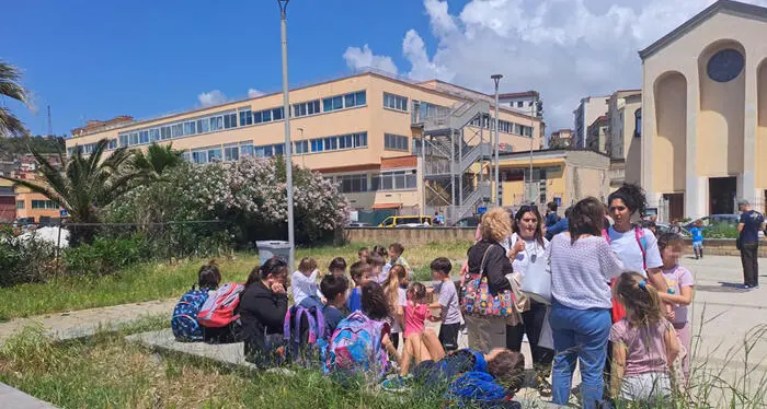 Campi Flegrei, paura a Pozzuoli: 7 scosse in mezz’ora, la più forte di magnitudo 4.4\n