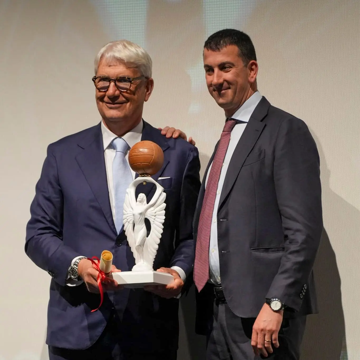 A Floriano Noto il Premio Maestrelli, il patron del Catanzaro ringrazia: «È il\u00A0frutto del lavoro dell’intera società»\n