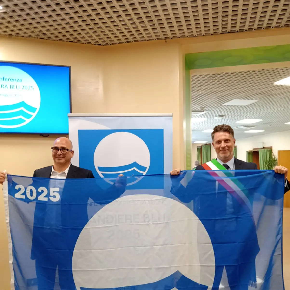 Cropani conquista la sua prima Bandiera Blu: «Un traguardo storico, frutto di anni di lavoro»\n