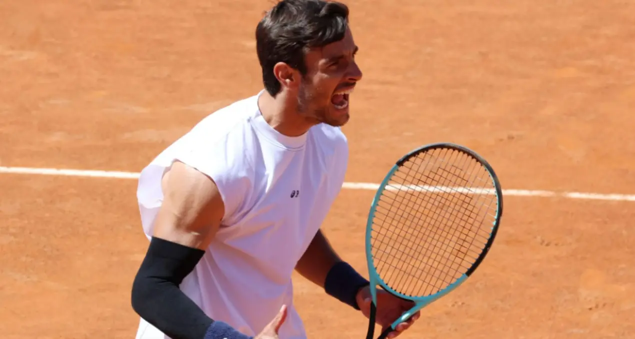 Tennis, Musetti sale in cattedra agli Internazionali d'Italia: batte Medvedev e vola ai quarti\n