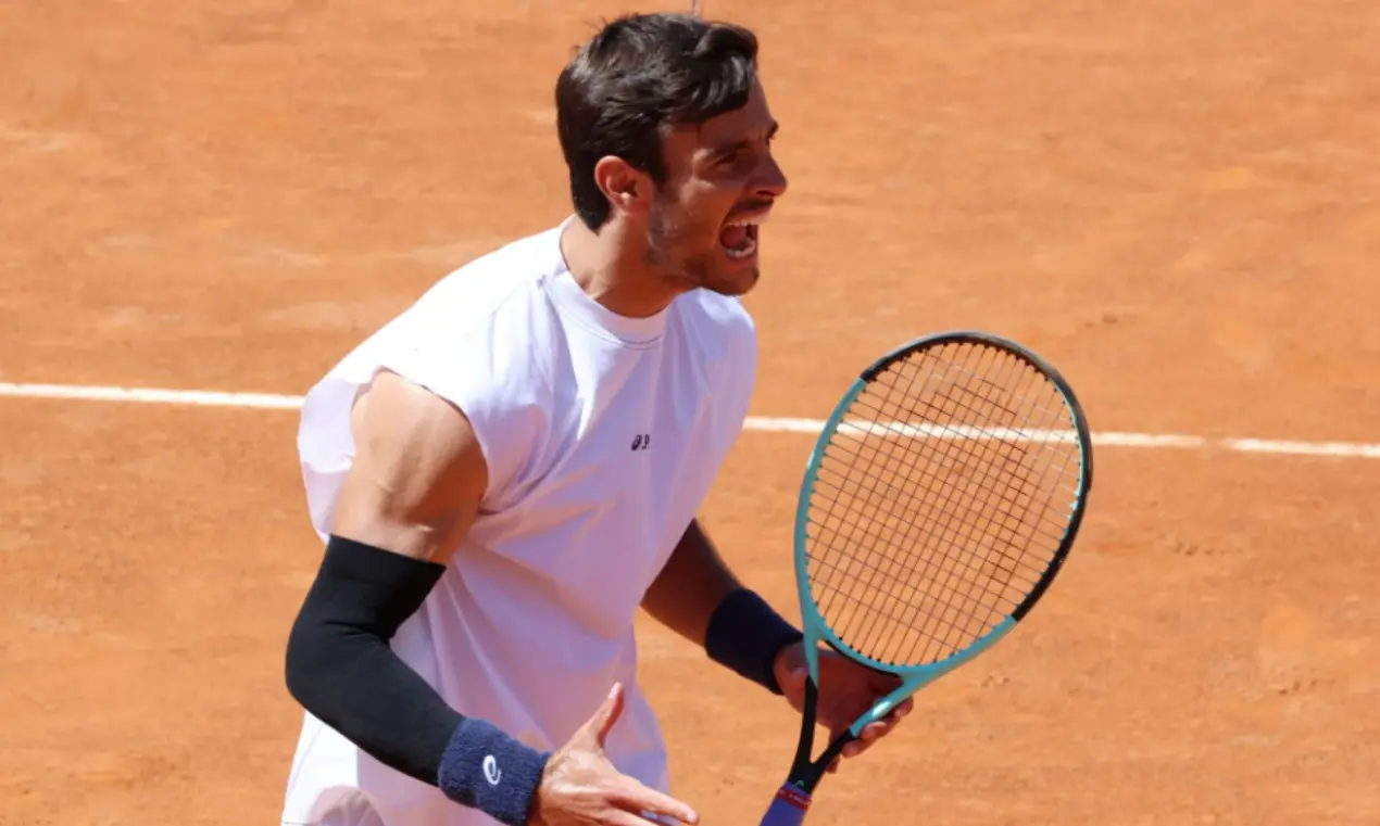 Tennis, Musetti sale in cattedra agli Internazionali d'Italia: batte Medvedev e vola ai quarti\n