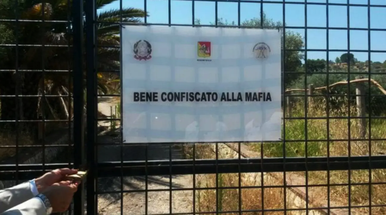 In Calabria e nel Messinese 217 beni confiscati alla mafia da assegnare\n