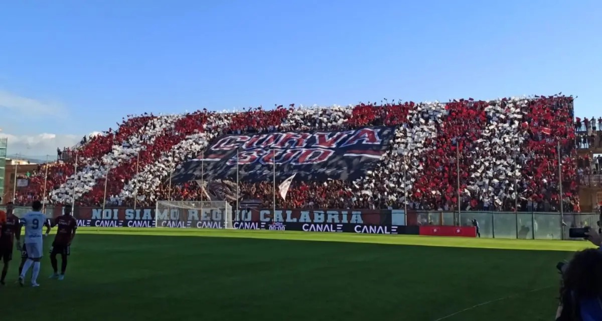 Reggina, finale play off contro la Scafatese a porte chiuse: ricorso degli amaranto contro la decisione\n