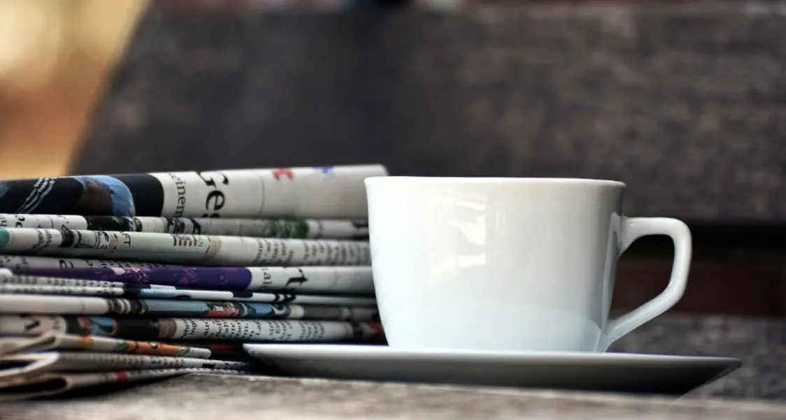 Libertà di stampa sempre più sotto assedio: il mondo scivola nell’oscurità, l’Italia perde terreno\n