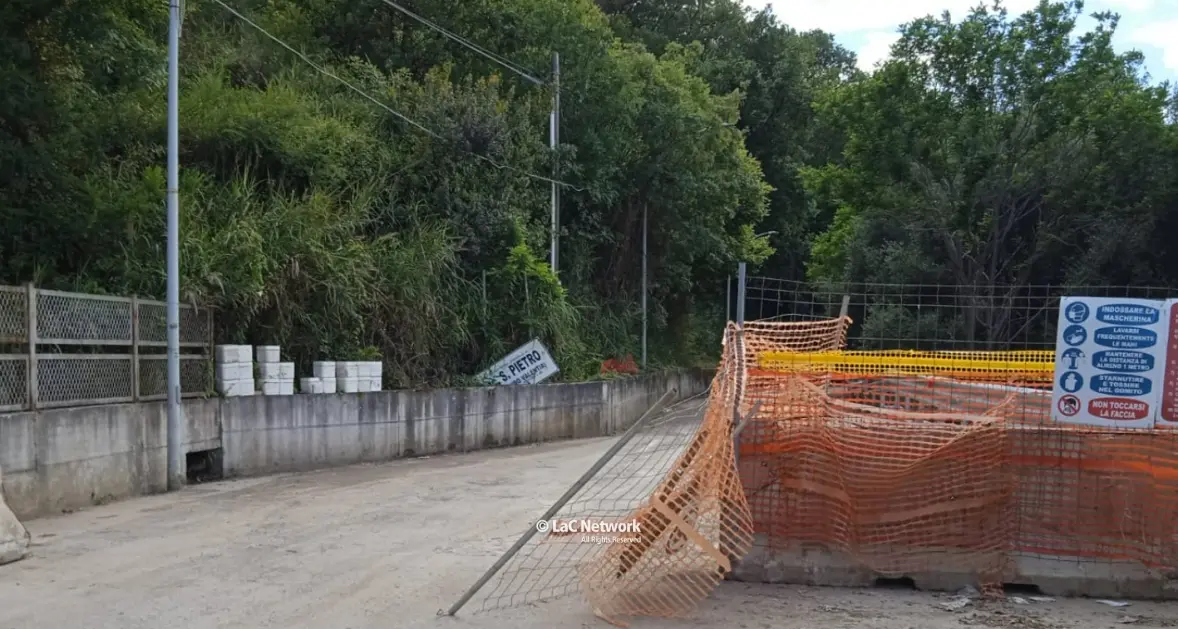 Vibo, riaperta la strada di San Pietro dopo un’attesa lunga quattro anni. I residenti: «Torniamo a far parte del mondo civilizzato»\n