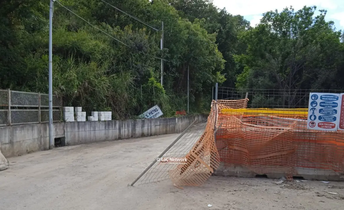 Vibo, riaperta la strada di San Pietro dopo un’attesa lunga quattro anni. I residenti: «Torniamo a far parte del mondo civilizzato»\n