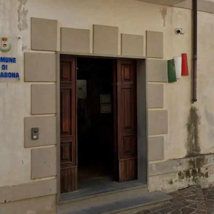 Comune di Casabona sciolto per mafia, si è insediata la commissione straordinaria che guiderà l’Ente per 18 mesi