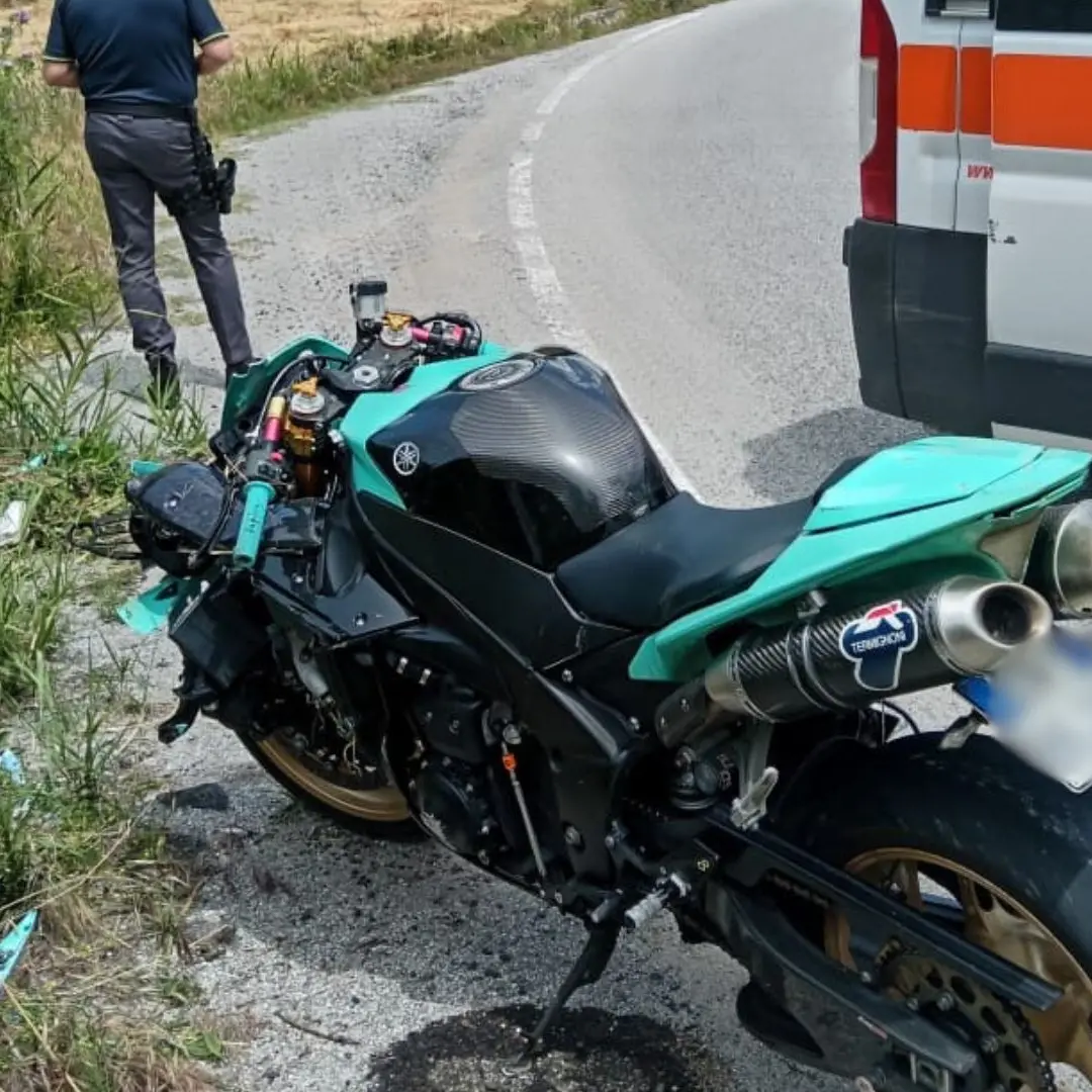 Incidente nel Vibonese, cade con la moto e riporta diversi traumi: interviene l’elisoccorso