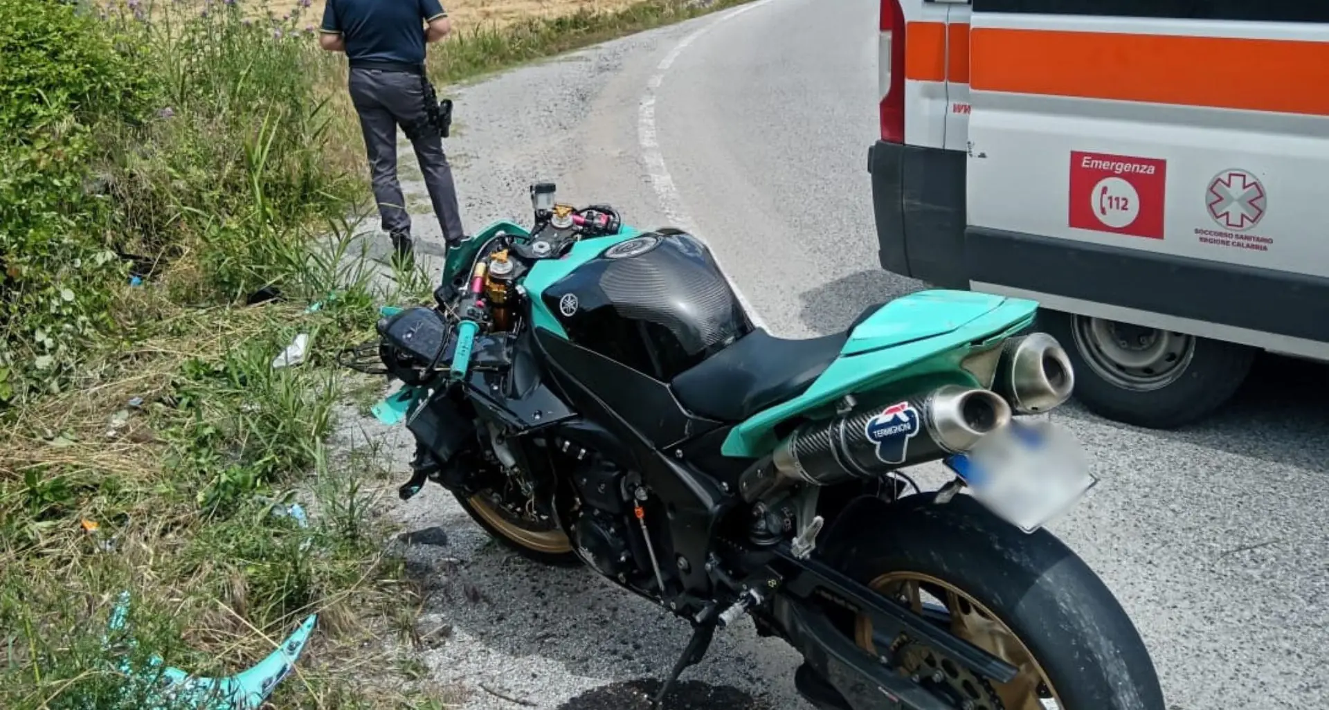 Incidente nel Vibonese, cade con la moto e riporta diversi traumi: interviene l’elisoccorso